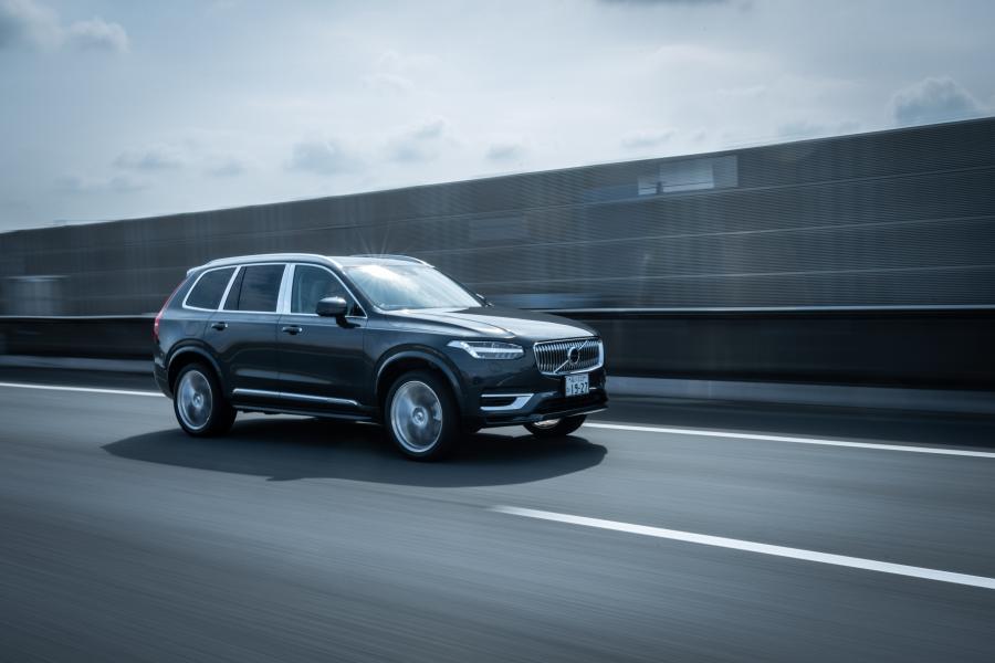  Volvo XC90 T8 Excellence 2015 года  (JP) (фото 4 из 16)